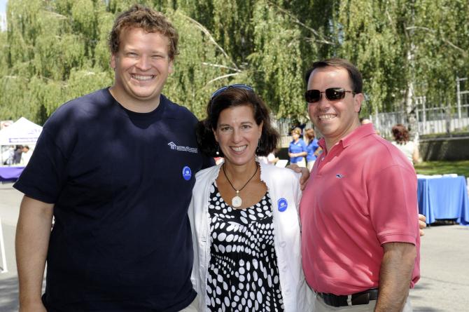 Lindsay Farrell with two health fair attendees