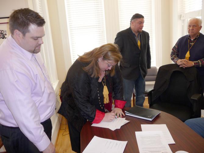 Signing of the MOU between NCUIH and NIHB