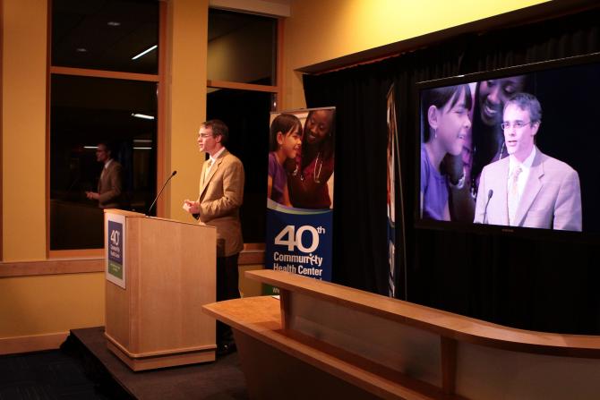 Daren Anderson addresses the crowd